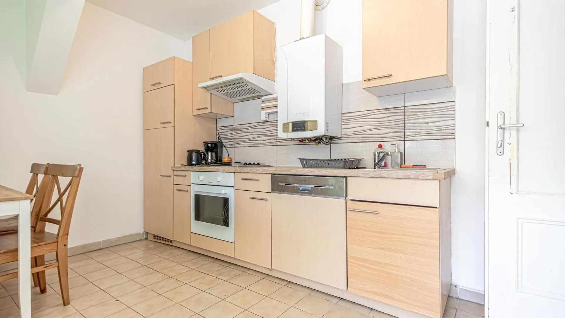 Spacious 3Br Shared Apt, Very Central In Viena 0*,  Áustria