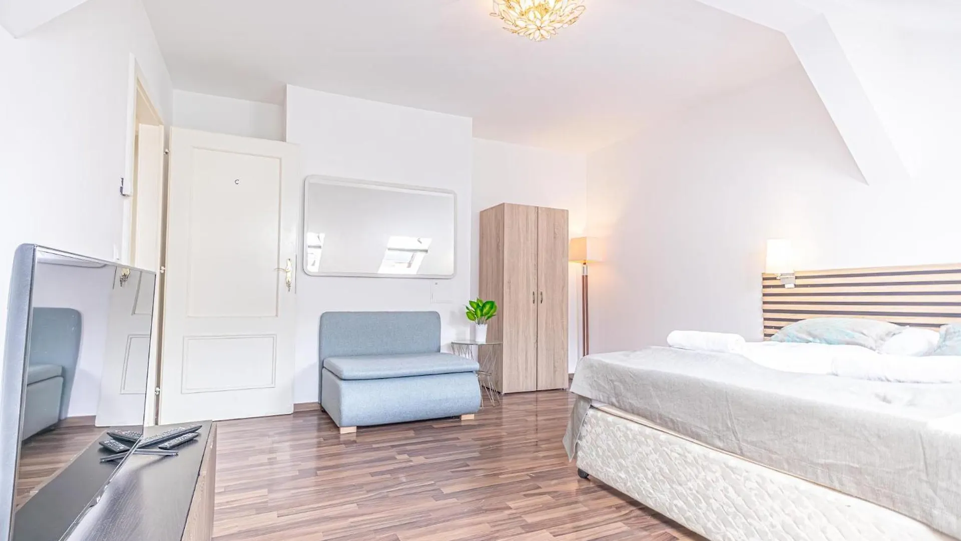 Spacious 3Br Shared Apt, Very Central In Vienna Austria